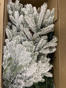 9ft Pre-Lit Arlberg Frosted Fir